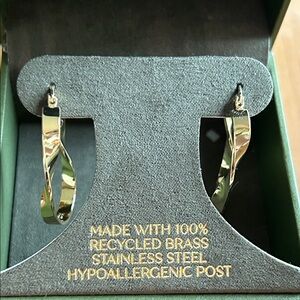 Oroluna Gold Twisted Hoop Earrings